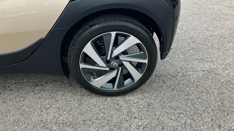 Toyota Aygo X 1.0 VVT-i Edge 5dr Petrol Hatchback